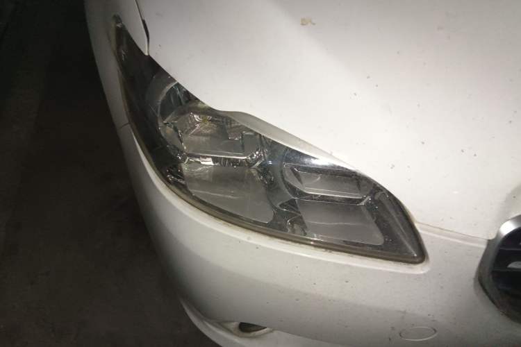 Used Peugeot 301 2014 1.6L Manual Comfort Edition Right Front Headlight