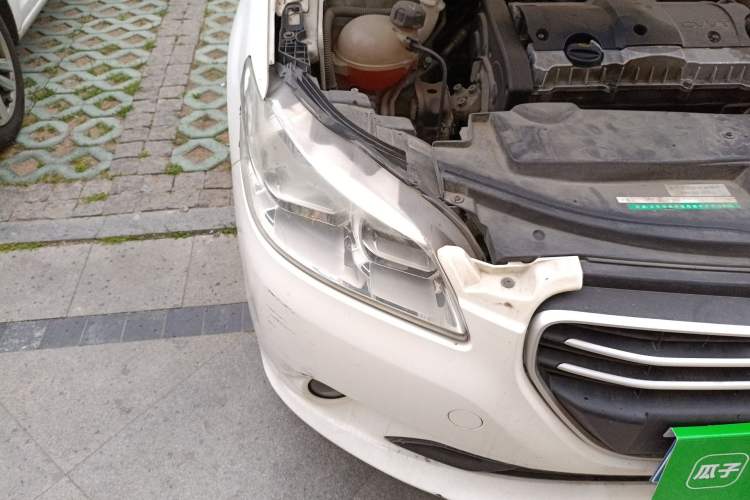 Used Peugeot 301 2014 1.6L Manual Comfort Edition Right Front Headlight