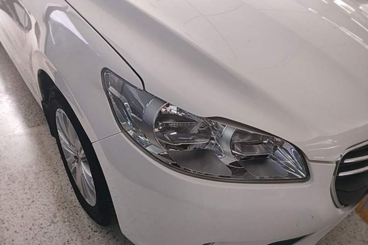 Used Peugeot 301 2014 1.6L Automatic Comfort Edition Right Front Headlight