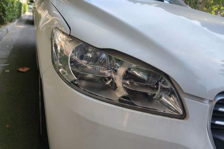 Used Peugeot 301 2014 1.6L Manual Comfort Edition Right Front Headlight