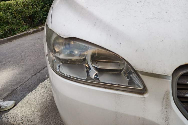 Used Peugeot 301 2014 1.6L Manual Comfort Edition Right Front Headlight