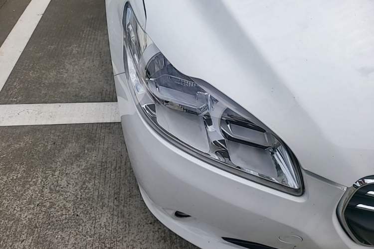 Used Peugeot 301 2014 1.6L Manual Comfort Edition Right Front Headlight