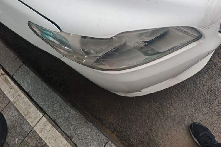 Used Peugeot 301 2014 1.6L Manual Comfort Edition Right Front Headlight