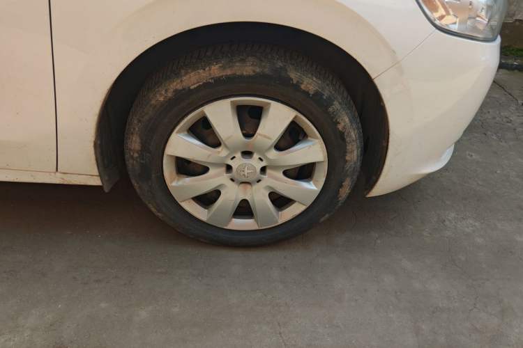 Used Peugeot 301 2014 1.6L Manual Comfort Edition Right Front Wheel Hub
