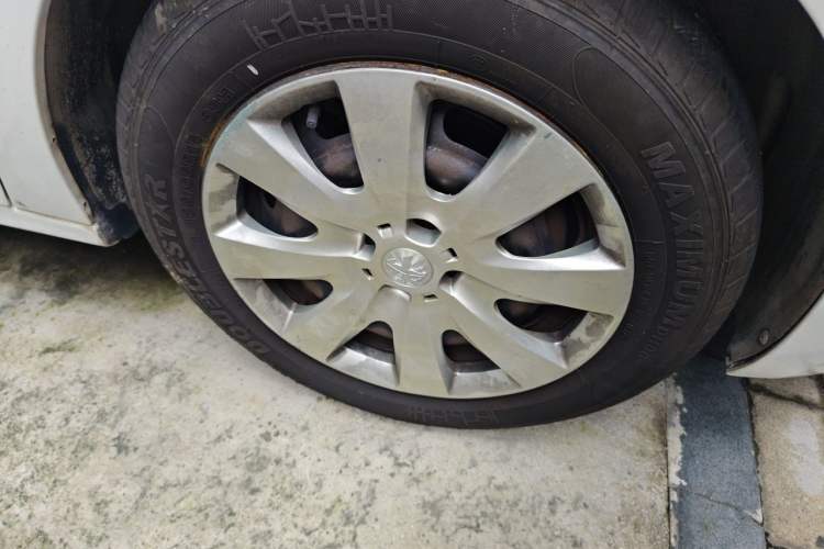 Used Peugeot 301 2014 1.6L Manual Comfort Edition Right Front Wheel Hub