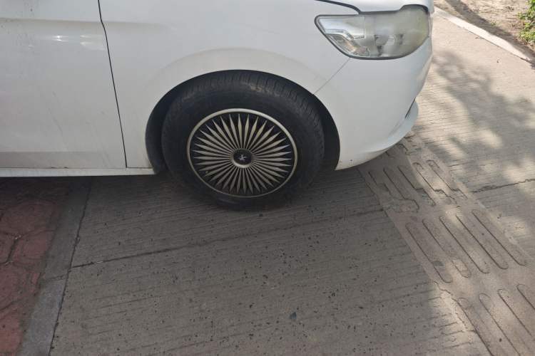 Used Peugeot 301 2014 1.6L Manual Comfort Edition Right Front Wheel Hub