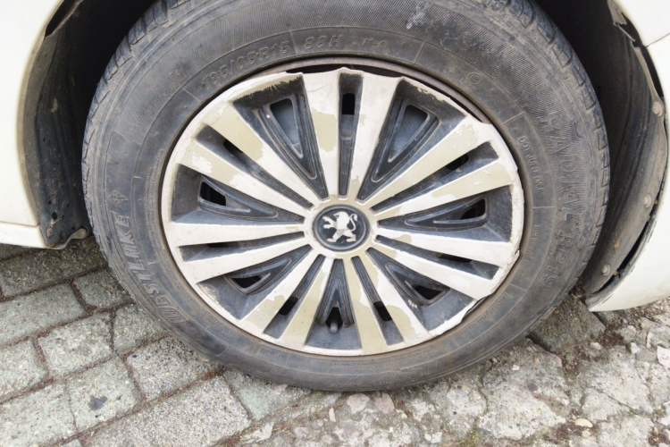 Used Peugeot 301 2014 1.6L Manual Comfort Edition CNG Right Front Wheel Hub