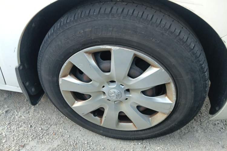 Used Peugeot 301 2014 1.6L Automatic Comfort Edition Right Front Wheel Hub