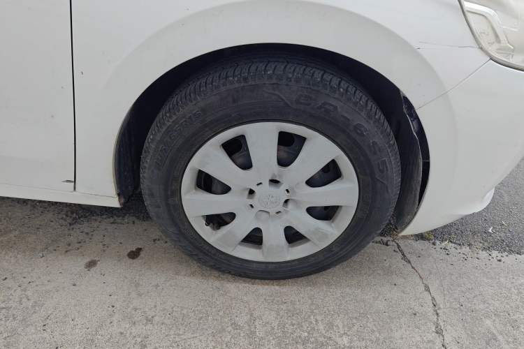 Used Peugeot 301 2014 1.6L Manual Comfort Edition Right Front Wheel Hub