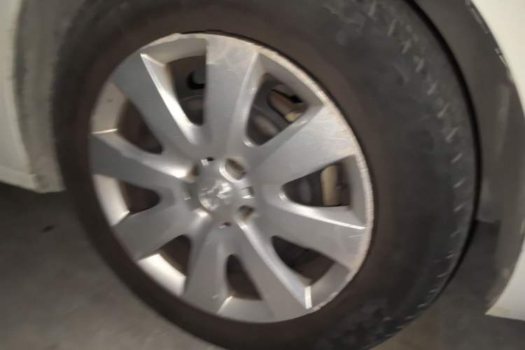 Used Peugeot 301 2014 1.6L Automatic Comfort Edition Right Front Wheel Hub