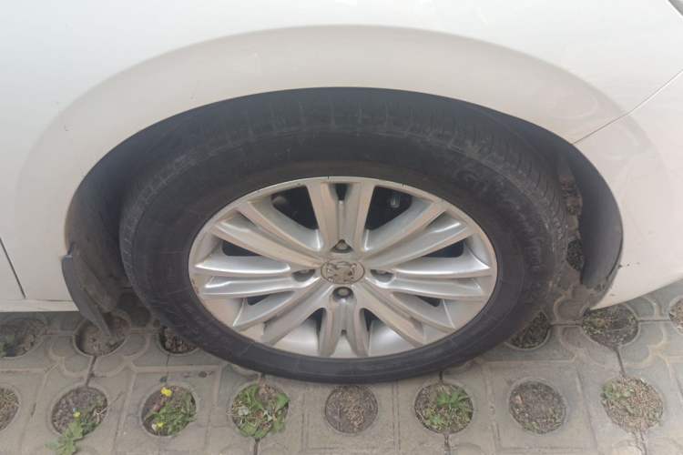 Used Peugeot 301 2014 1.6L Manual Comfort Edition Right Front Wheel Hub