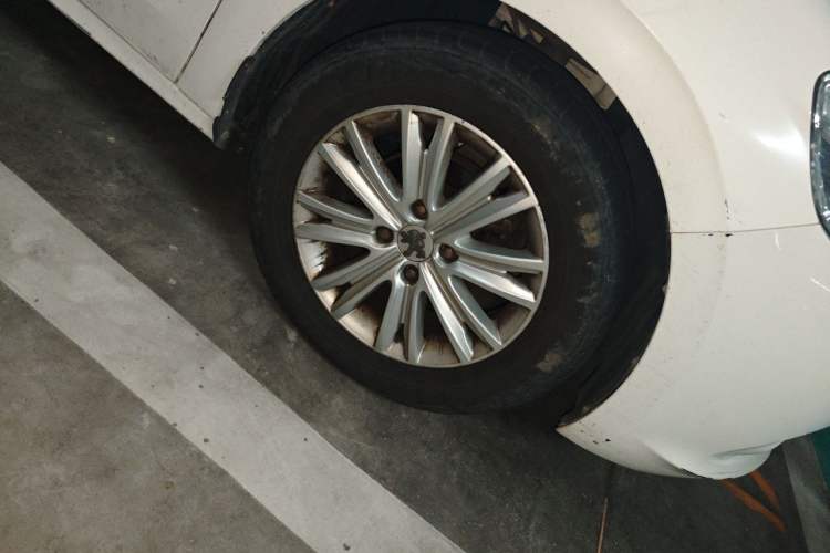 Used Peugeot 301 2014 1.6L Automatic Comfort Edition Right Front Wheel Hub