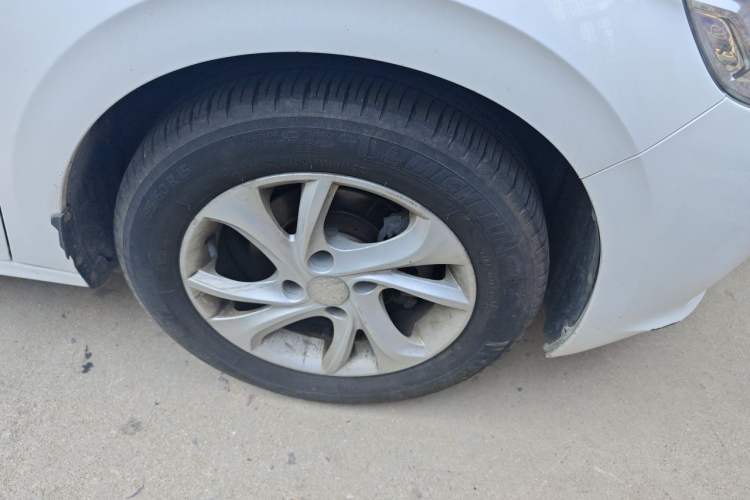 Used Peugeot 301 2014 1.6L Automatic Comfort Edition Right Front Wheel Hub