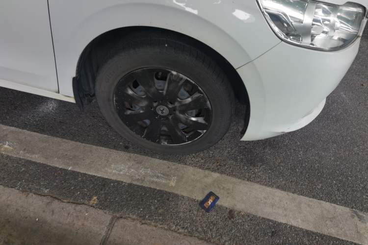 Used Peugeot 301 2014 1.6L Manual Comfort Edition Right Front Wheel Hub