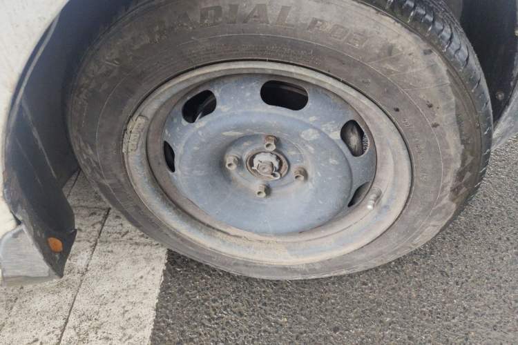 Used Peugeot 301 2014 1.6L Manual Comfort Edition CNG Right Front Wheel Hub