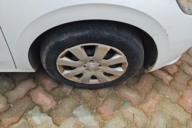 Used Peugeot 301 2014 1.6L Manual Comfort Edition Right Front Wheel Hub