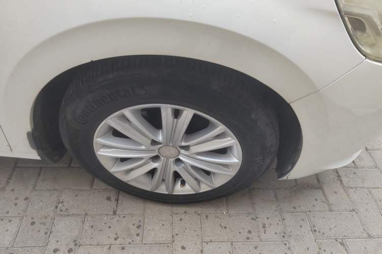 Used Peugeot 301 2014 1.6L Automatic Comfort Edition Right Front Wheel Hub
