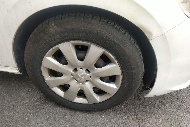 Used Peugeot 301 2014 1.6L Manual Comfort Edition Right Front Wheel Hub