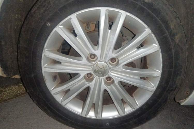 Used Peugeot 301 2014 1.6L Automatic Comfort Edition Right Front Wheel Hub