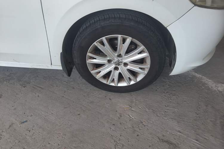 Used Peugeot 301 2014 1.6L Manual Comfort Edition Right Front Wheel Hub
