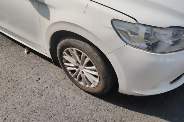 Used Peugeot 301 2014 1.6L Manual Luxury Edition Right Front Wheel Hub