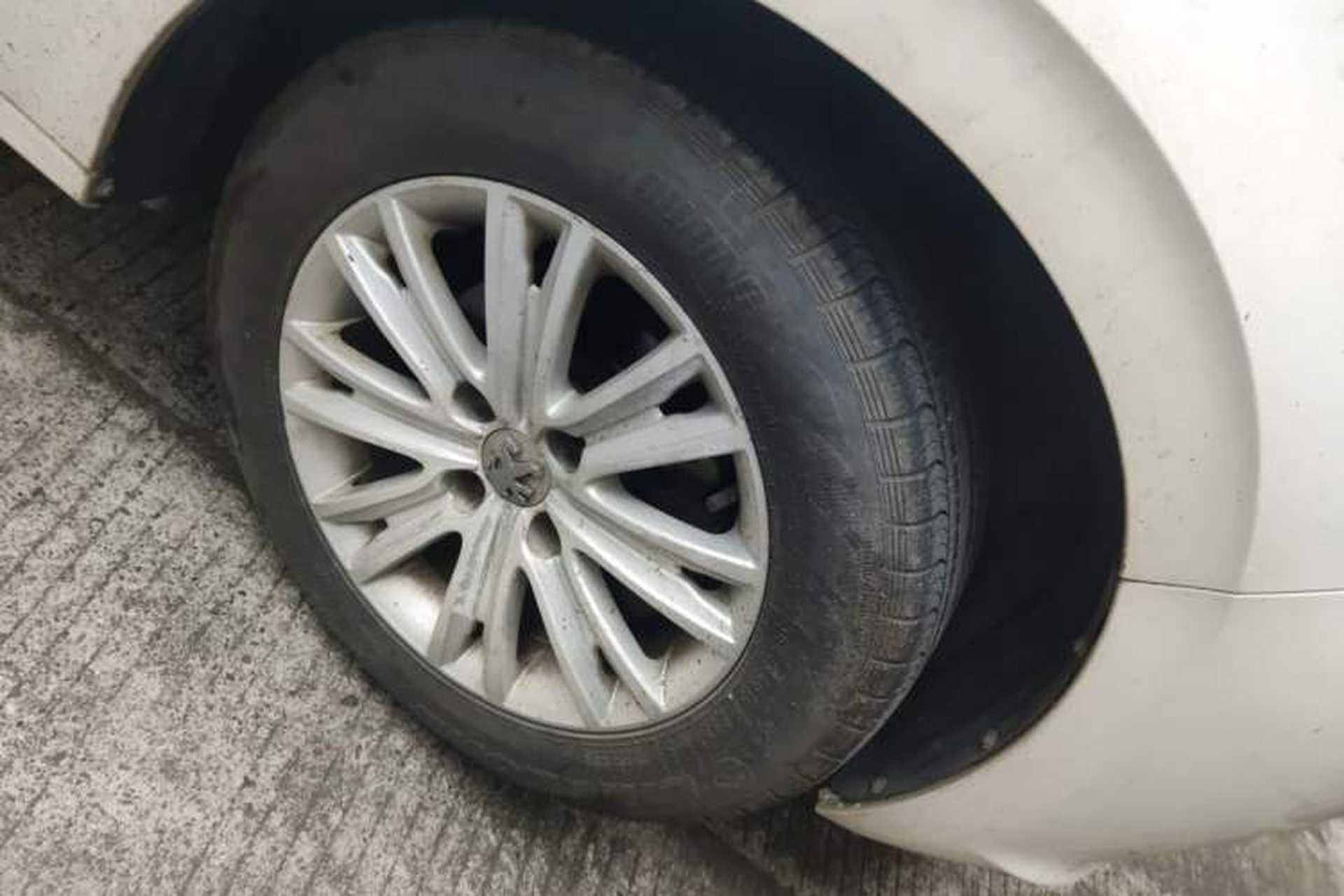 Used Peugeot 301 2014 1.6L Manual Comfort Edition Right Front Wheel Hub