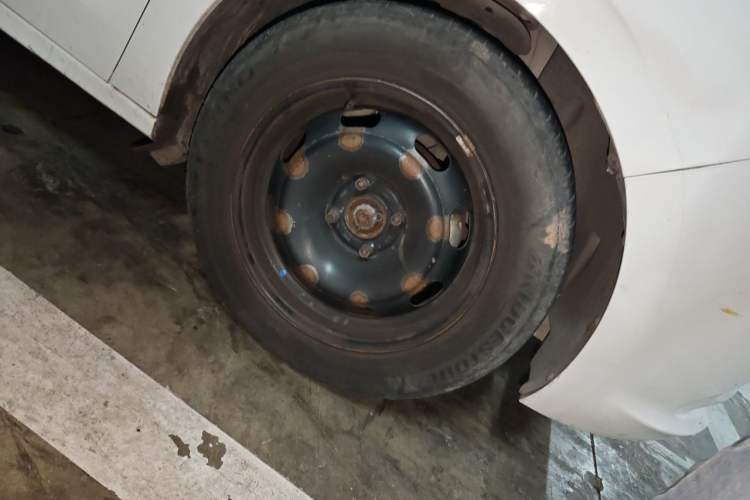 Used Peugeot 301 2014 1.6L Automatic Comfort Edition Right Front Wheel Hub