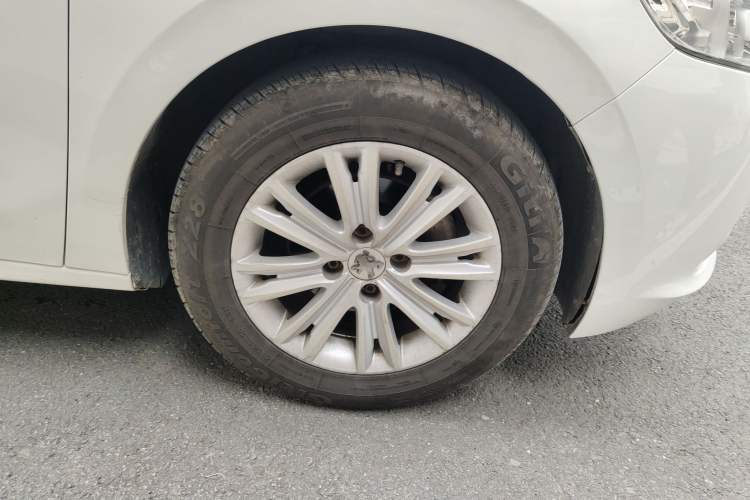 Used Peugeot 301 2014 1.6L Manual Comfort Edition Right Front Wheel Hub