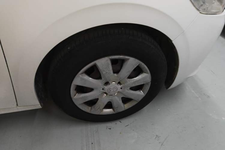 Used Peugeot 301 2014 1.6L Automatic Comfort Edition Right Front Wheel Hub
