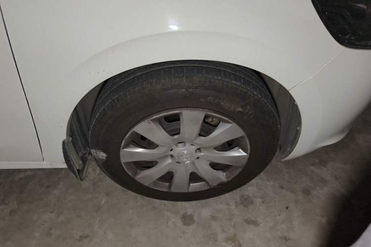 Used Peugeot 301 2014 1.6L Manual Comfort Edition Right Front Wheel Hub
