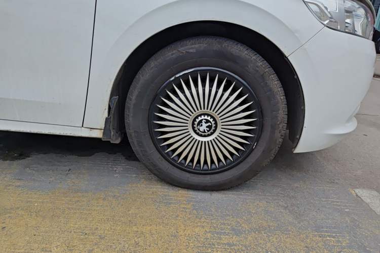 Used Peugeot 301 2014 1.6L Manual Comfort Edition Right Front Wheel Hub
