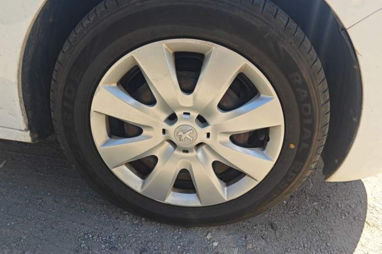 Used Peugeot 301 2014 1.6L Manual Comfort Edition Right Front Wheel Hub