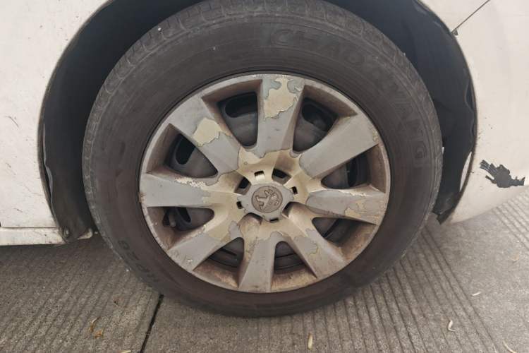 Used Peugeot 301 2014 1.6L Manual Comfort Edition Right Front Wheel Hub