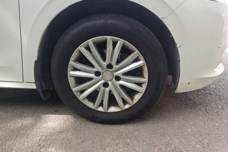 Used Peugeot 301 2014 1.6L Manual Comfort Edition Right Front Wheel Hub