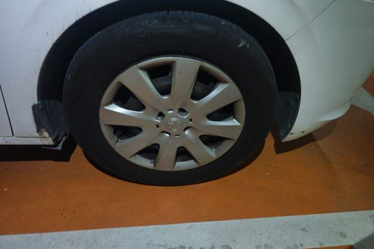 Used Peugeot 301 2014 1.6L Automatic Comfort Edition Right Front Wheel Hub