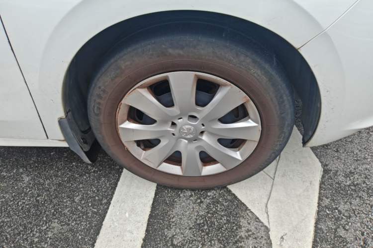 Used Peugeot 301 2014 1.6L Automatic Comfort Edition Right Front Wheel Hub