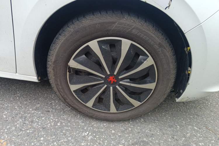 Used Peugeot 301 2014 1.6L Manual Comfort Edition Right Front Wheel Hub