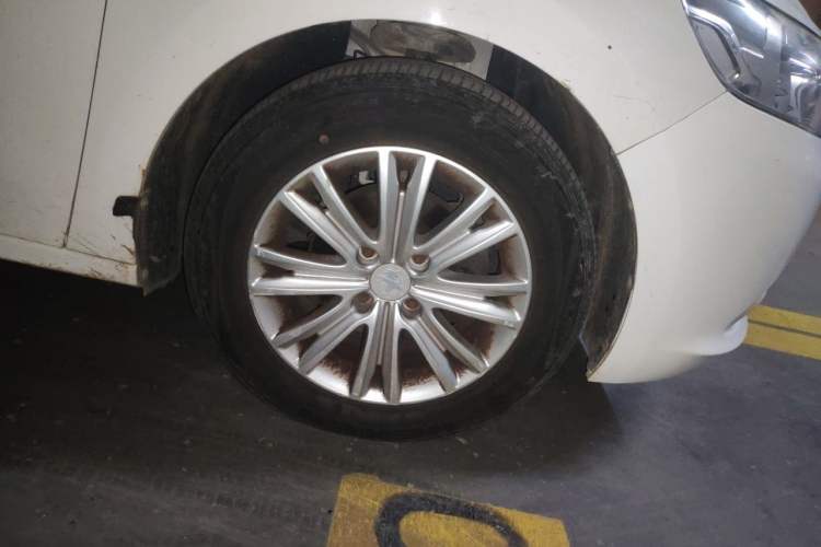 Used Peugeot 301 2014 1.6L Automatic Comfort Edition Right Front Wheel Hub