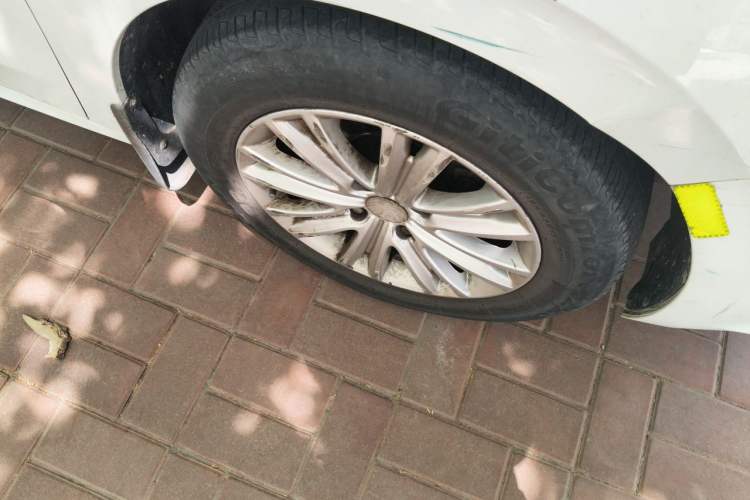 Used Peugeot 301 2014 1.6L Manual Comfort Edition Right Front Wheel Hub