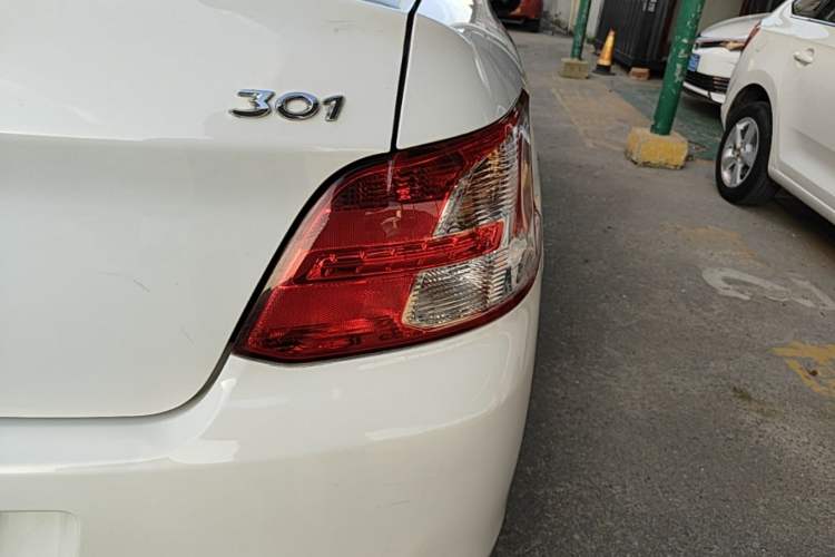 Used Peugeot 301 2014 1.6L Manual Comfort Edition Right Rear Taillight