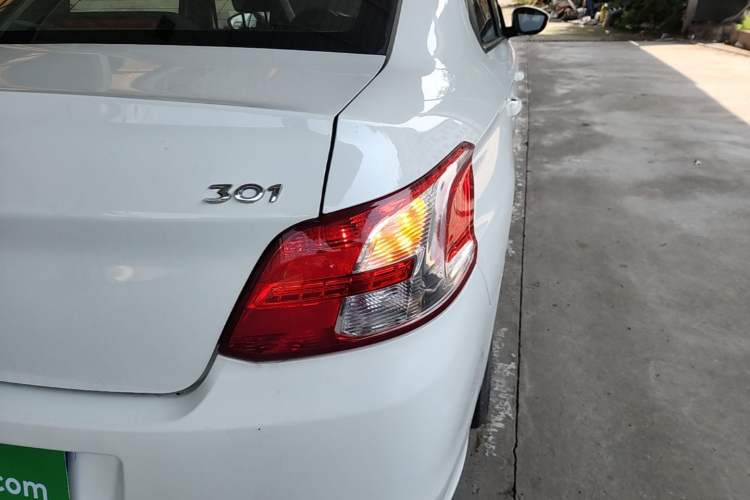 Used Peugeot 301 2014 1.6L Manual Comfort Edition Right Rear Taillight