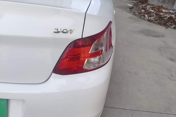 Used Peugeot 301 2014 1.6L Manual Comfort Edition Right Rear Taillight