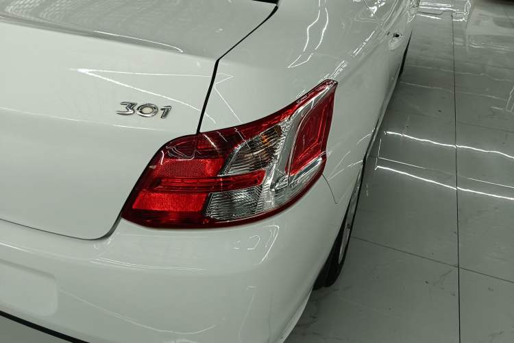 Used Peugeot 301 2014 1.6L Manual Comfort Edition Right Rear Taillight