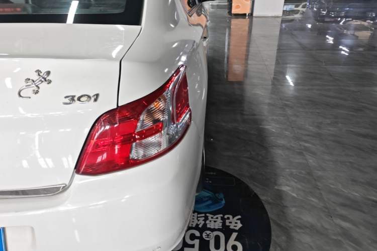Used Peugeot 301 2014 1.6L Manual Comfort Edition Right Rear Taillight