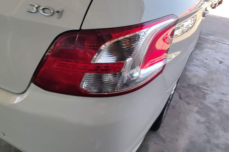 Used Peugeot 301 2014 1.6L Automatic Luxury Edition Right Rear Taillight