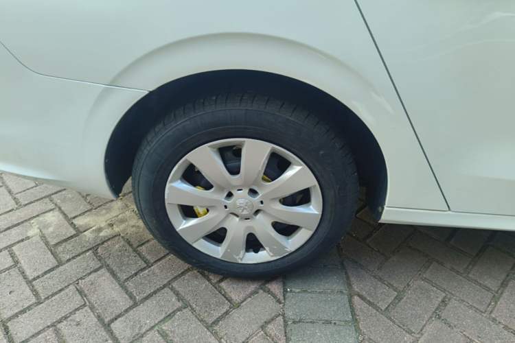 Used Peugeot 301 2014 1.6L Manual Comfort Edition Right Rear Wheel Hub