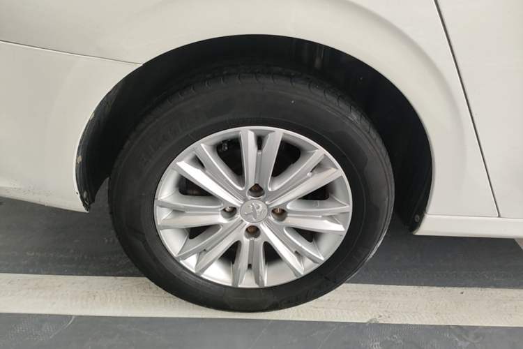 Used Peugeot 301 2014 1.6L Manual Luxury Edition Right Rear Wheel Hub