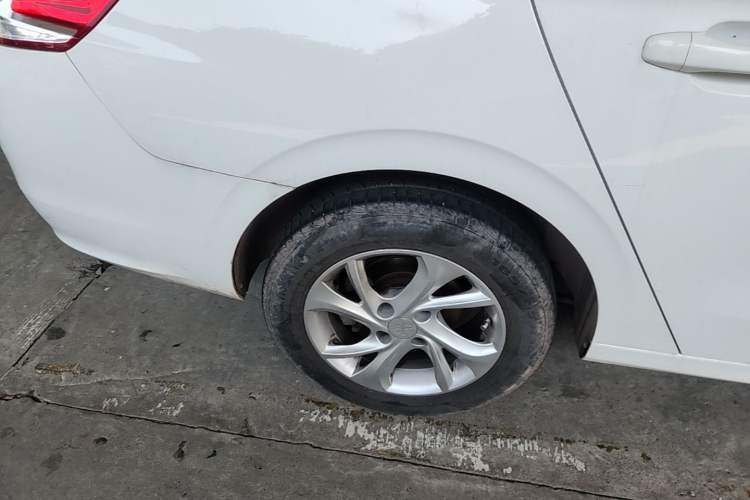 Used Peugeot 301 2014 1.6L Manual Comfort Edition Right Rear Wheel Hub