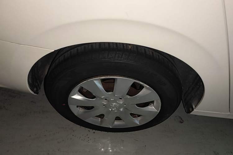 Used Peugeot 301 2014 1.6L Automatic Comfort Edition Right Rear Wheel Hub