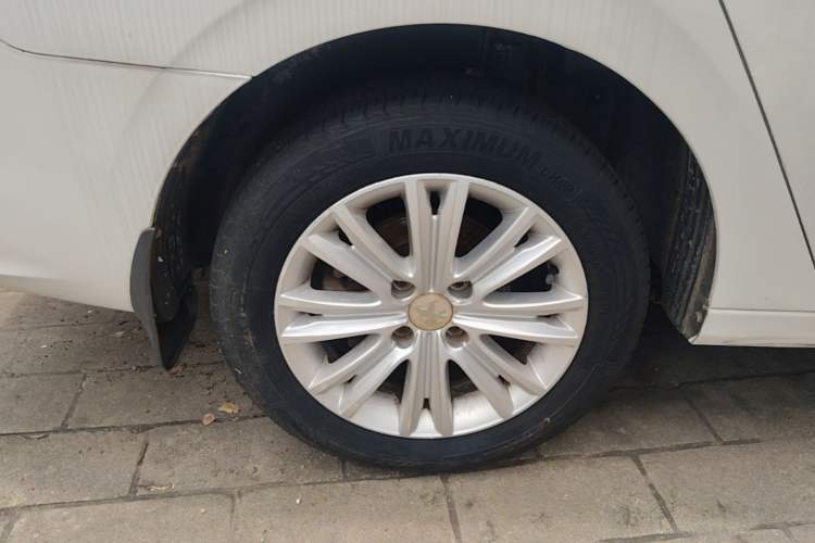 Used Peugeot 301 2014 1.6L Manual Comfort Edition Right Rear Wheel Hub